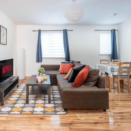 2 Bedroom Flat Near London Excel Eksteriør billede