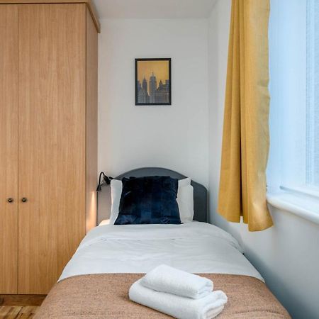 2 Bedroom Flat Near London Excel Eksteriør billede