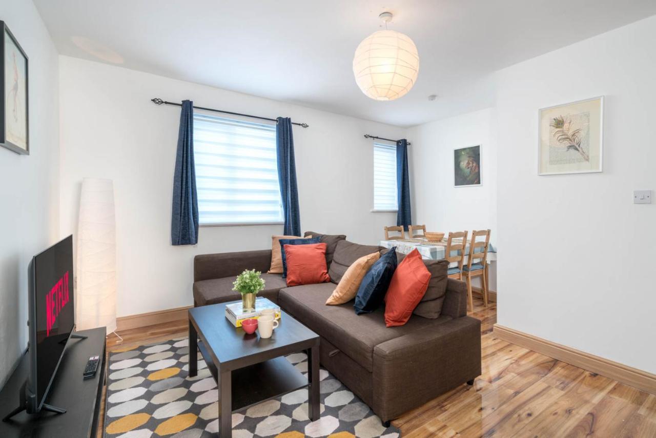 2 Bedroom Flat Near London Excel Eksteriør billede
