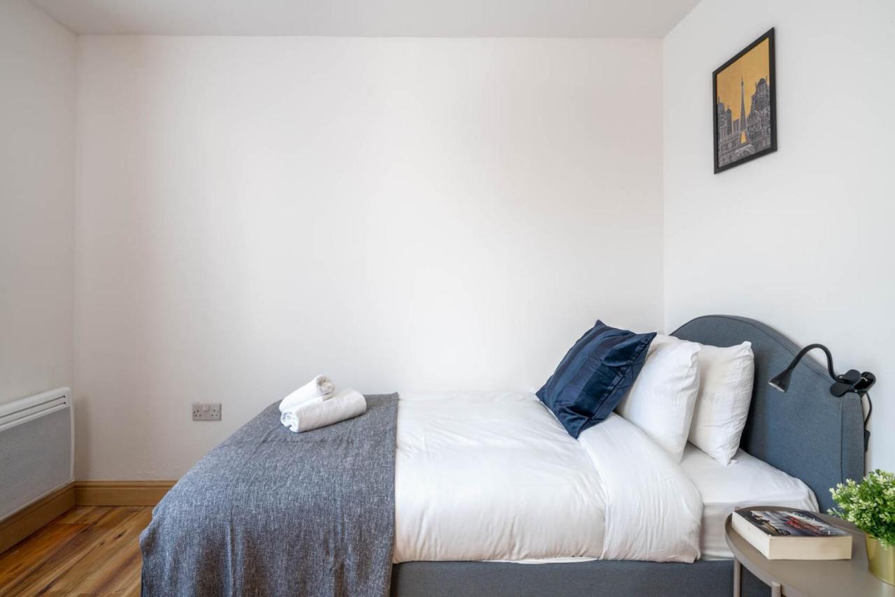 2 Bedroom Flat Near London Excel Eksteriør billede
